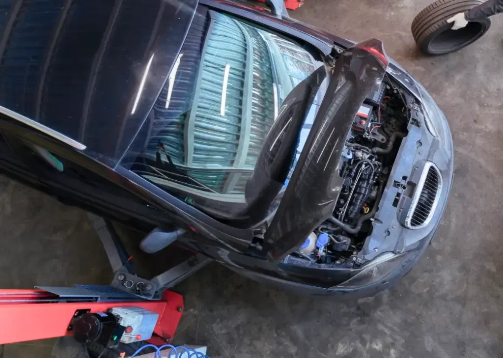 Reparatur an einem Auto