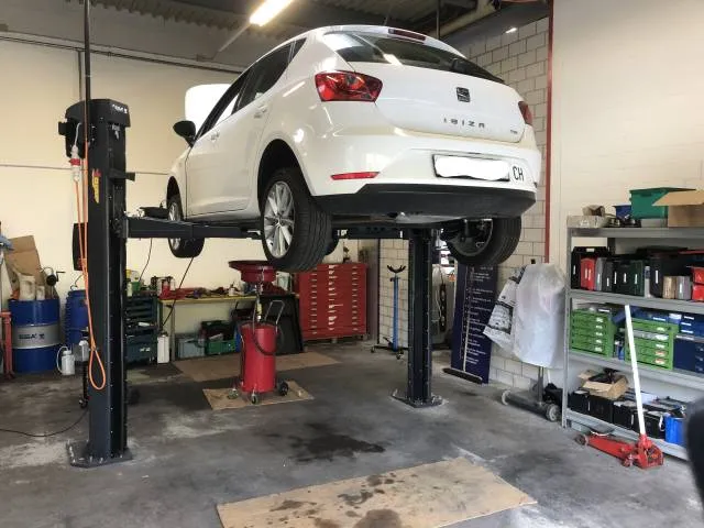 Service und Reparaturen